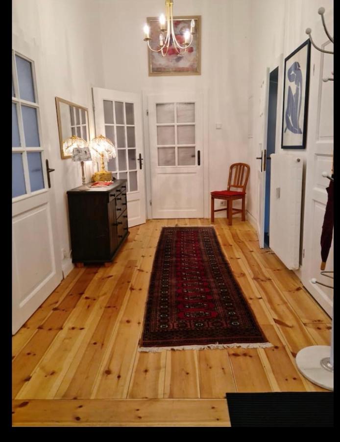 Nana-Eg-80M2 Sanierter Altbau-Parkplatz-Kleiner Garten-Wlan-Netflix-2Zimmer-Kueche-Dusche-Wanne-Waschmaschine Oberhausen  Bagian luar foto