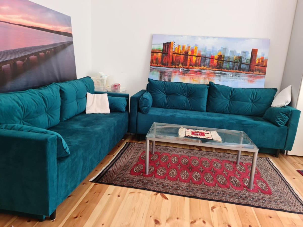 Nana-Eg-80M2 Sanierter Altbau-Parkplatz-Kleiner Garten-Wlan-Netflix-2Zimmer-Kueche-Dusche-Wanne-Waschmaschine Oberhausen  Bagian luar foto