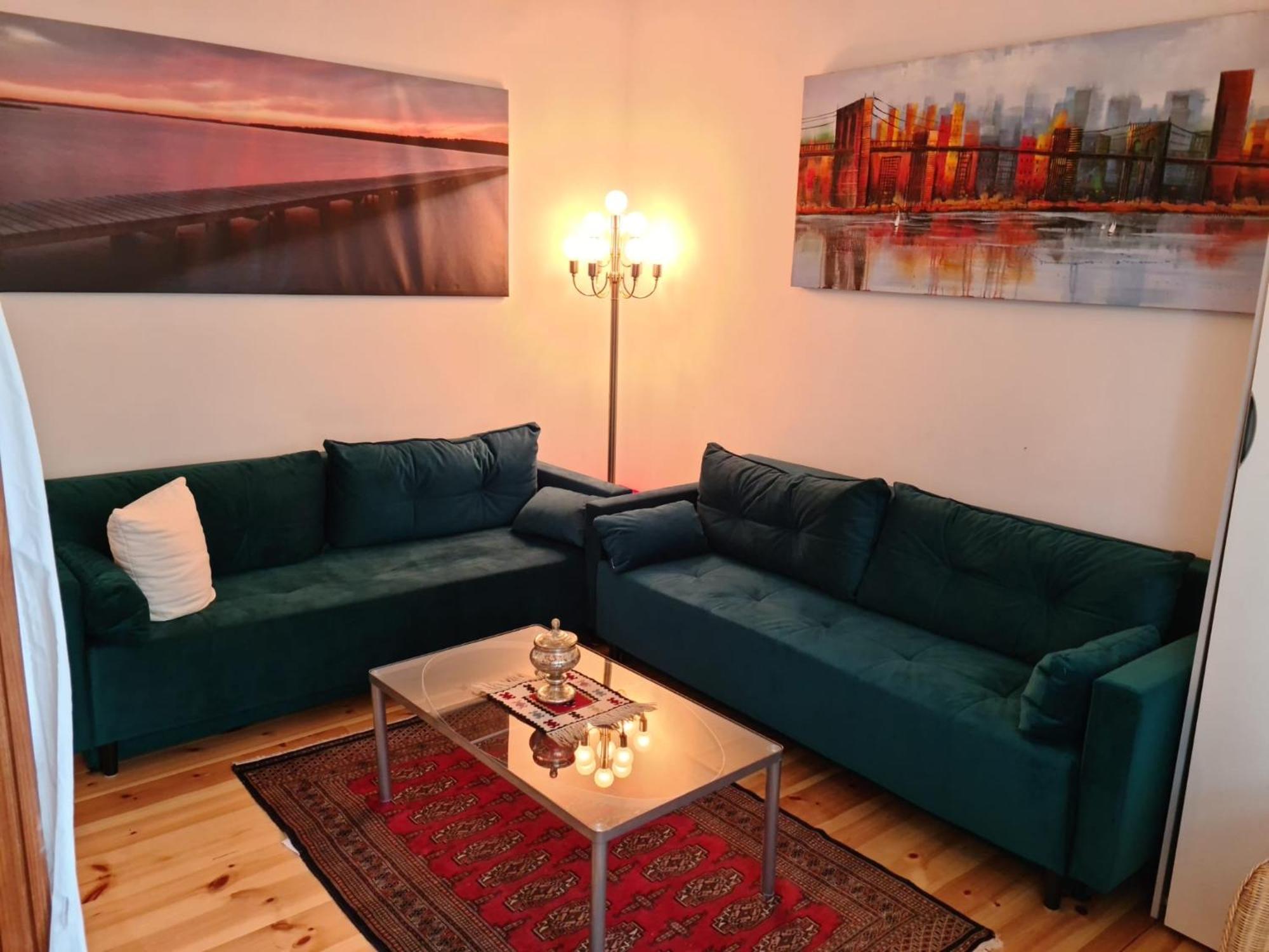 Nana-Eg-80M2 Sanierter Altbau-Parkplatz-Kleiner Garten-Wlan-Netflix-2Zimmer-Kueche-Dusche-Wanne-Waschmaschine Oberhausen  Bagian luar foto
